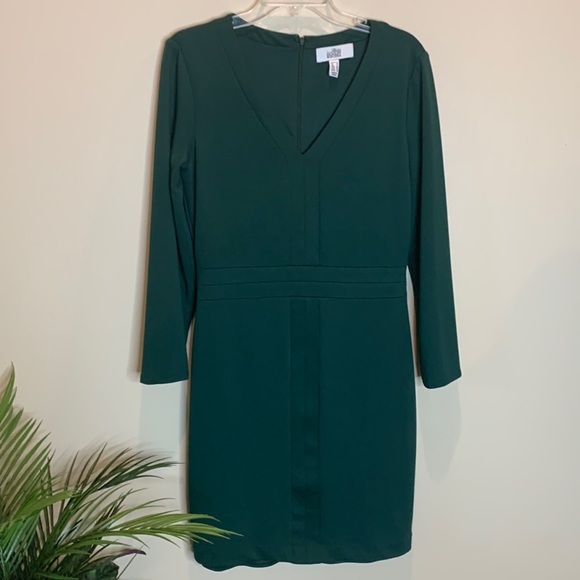 BELLE…BADGLEY MISCHKA green knit dress - Picture 1 of 8